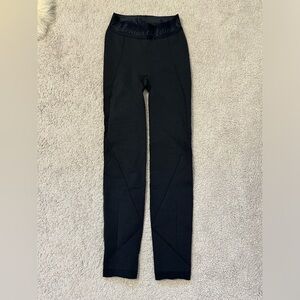Lululemon compression leggings - size 6